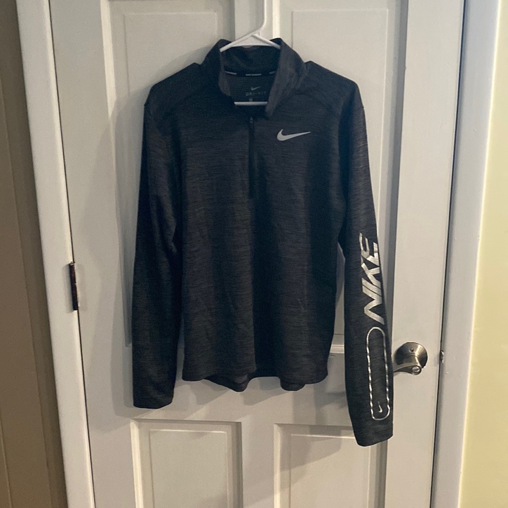 Nike mens long sleeve charcoal gray shirt